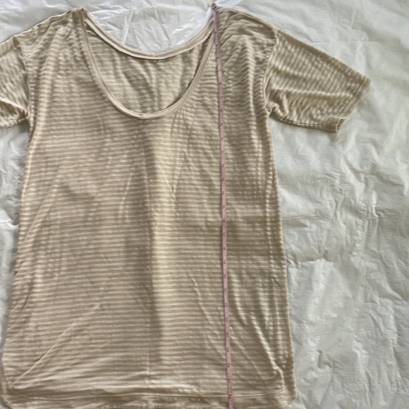 Club Monaco T-Shirt with Short Sleeve in Cream/Light Gray Size-Medium NWOT - Picture 9 of 11